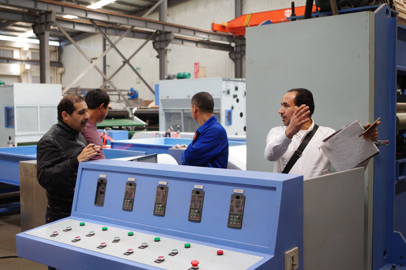 埃及客户采购无纺布设备